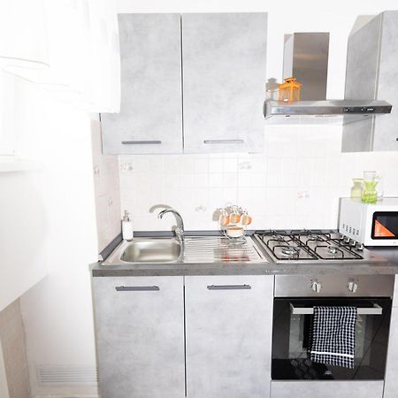 לידו די אוסטיה Delightful Apartment Close To The Center מראה חיצוני תמונה